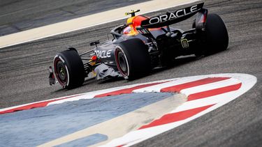 BAHREIN - Liam Lawson (Red Bull Racing) tijdens de tweede testdag op het Bahrain International Circuit voorafgaand aan de start van het Formule 1-seizoen. ANP SEM VAN DER WAL
