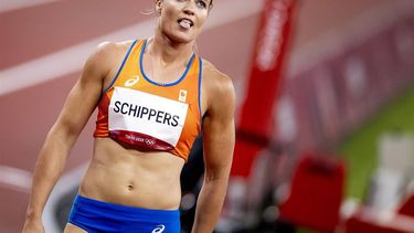 2021-08-02 20:26:22 TOKIO - Dafne Schippers tijdens de halve finale 200 meter in het Olympisch Stadion tijdens het atletiektoernooi van de Olympische Spelen in Tokio. ANP ROBIN VAN LONKHUIJSEN