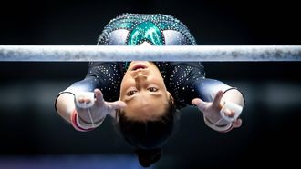 ROTTERDAM - Naomi Visser tijdens de kwalificatiewedstrijd voor de EK turnen. De Europese kampioenschappen vinden plaats in de Kroatische hoofdstad Zagreb. IRIS VAN DEN BROEK / ANP