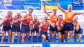 AMSTERDAM -  Finn Florijn, Jan van der Bij, Jorn Salverda, Mick Makker, Sander de Graaf, Pieter van Veen, Ralf Rienks, Wibout Rustenburg, stuur Jonna de Vries met medailles op de zevende en laatste dag van de wereldkampioenschappen roeien op de Bosbaan in het Amsterdamse Bos. IRIS VAN DEN BROEK / ANP
