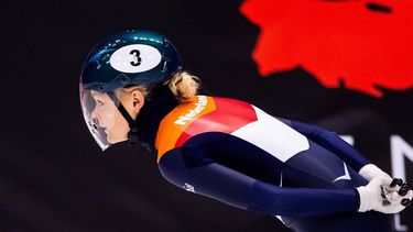 DRESDEN - Xandra Velzeboer in actie tijdens de kwartfinales 1500 meter op de eerste dag vvan de EK shorttrack. De strijd om de Europese Kampioenschappen vinden plaats in het Duitse Dresden. ANP IRIS VAN DEN BROEK