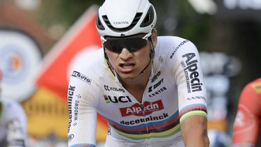 Alpecin-Deceuninck team's Belgian rider Mathieu Van Der Poel cycles to the finish line of the 9th stage of the 111th edition of the Tour de France cycling race, 199km stage departing and finishing in Troyes, on July 7, 2024. 
Thomas SAMSON / AFP