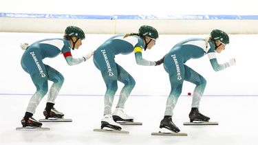 2023-10-29 18:12:18 HEERENVEEN - Team Albert Heijn Zaanlander (Marijke Groenewoud Elisa Dul, Irene Schouten)  in actie tijdens het Nederlands kampioenschap ploegenachtervolging van de vrouwen. ANP VINCENT JANNINK