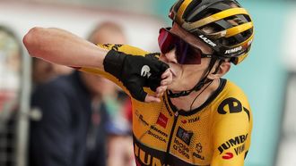 2023-09-08 17:00:50 epa10848858 Danish rider Jonas Vingegaard of Jumbo-Visma team wins the thirteenth stage of the Vuelta a Espana, a 134,7 km cycling race from Formigal, Spain, to Col de Tourmalet, France, 08 September 2023.  EPA/Manuel Bruque