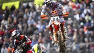 epa12044509 Jeffrey Herlings of the Netherlands in action during the first MXGP race of the Motocross World Championship in Frauenfeld, Switzerland, 21 April 2025.  EPA/GIAN EHRENZELLER