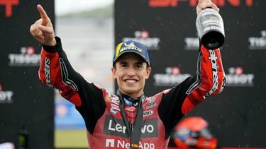 Ducati Lenovo Team's Marc Marquez celebrates winning the MotoGP Spanish Grand Prix sprint race at the Jerez racetrack in Jerez de la Frontera, on April 25, 2026. 
JORGE GUERRERO / AFP