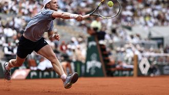 Netherlands' Jesper de Jong plays a forehand return to Germany's Alexander Zverev during their men's singles match on day 8 of the French Open tennis tournament on Court Philippe-Chatrier at the Roland-Garros Complex in Paris on May 31, 2026. 
Anne-Christine POUJOULAT / AFP