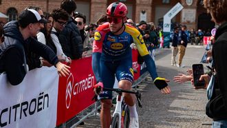 epa12821190 Jonathan Milan of the Lidl - Trek team before the start of the seventh stage of the Tirreno–Adriatico, from Civitanova Marche to San Benedetto del Tronto, an 142 km, of the 61st edition of the Tirreno-Adriatico in Civitanova Marche, Italy, 15 March 2026.  EPA/ROBERTO BETTINI