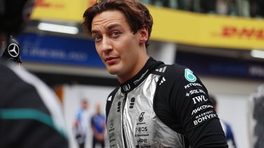 epa13280214 Mercedes driver George Russell of Britain walks in the pit lane as the start of the race is delayed in the 2026 Formula 1 Bahrain Grand Prix at the Sepang International Circuit in Malaysia, in Sepang, Malaysia, 04 October 2026.  EPA/ANNICE LYN / POOL