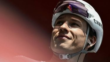 Team Alpecin's Belgian rider Jasper Philipsen is presented on stage before the start of the Vuelta a Espana, a 183 km race between Torino - Reggia di Venaria and Novara, in Italy's Piemonte region, on August 23, 2025.   
Marco BERTORELLO / AFP