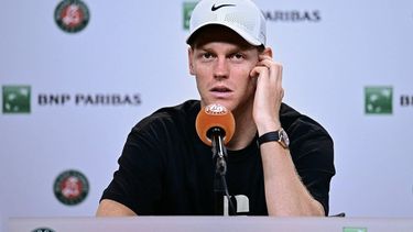 Italy's Jannik Sinner gives a press conference after being defeated by Argentina's Juan Manuel Cerundolo in their men's singles match on day 5 of the French Open tennis tournament on Court Philippe-Chatrier at the Roland-Garros Complex in Paris on May 28, 2026. 
JULIEN DE ROSA / AFP