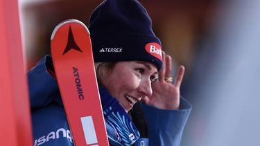epa11736235 Mikaela Shiffrin of United States reacts in the finish area during the second run of the Women's Slalom race of the FIS Alpine Skiing World Cup in Gurgl, Austria, 23 November 2024.  EPA/ANNA SZILAGYI