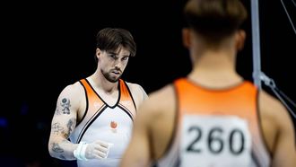 2023-09-30 19:12:44 ANTWERPEN - Casimir Schmidt en Jordi Hagenaar in actie tijdens de kwalificaties voor de wereldkampioenschappen turnen. ANP IRIS VAN DEN BROEK