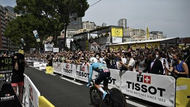 Astana Qazaqstan Team's British rider Mark Cavendish takes the start of the 21st and final stage of the 111th edition of the Tour de France cycling race, a 33,7 km individual time-trial between Monaco and Nice, on July 21, 2024. Mark Cavendish took his record 35th stage win at the 111th Tour de France and will receive a special podium for his entire career.
Marco BERTORELLO / AFP