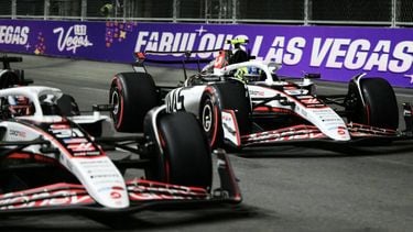(L/R) Haas F1 Team's French driver Esteban Ocon and Haas F1 Team's British driver Oliver Bearman race during the second practice session for the Las Vegas Formula One Grand Prix at the Las Vegas Strip Circuit in Las Vegas, Nevada, on November 20, 2025. 
Frederic J. Brown / AFP