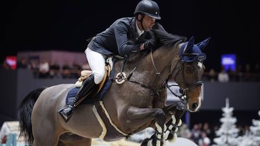 epa11778735 Harrie Smolders from Netherlands rides his horse Monaco to win the first place during the Rolex Grand Prix at the 63rd CHI international show jumping tournament in Geneva, Switzerland, 15 December 2024.  EPA/VALENTIN FLAURAUD