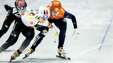 ROTTERDAM - Suzanne Schulting tijdens de finale 1000 meter op de WK shorttrack in Ahoy. ANP IRIS VAN DEN BROEK