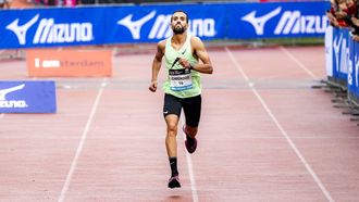 AMSTERDAM - Atleet Khalid Choukoud tijdens de 48e editie van de marathon van Amsterdam. Het is de eerste marathon voor de 38-jarige Hagenaar sinds zijn optreden op de Olympische Spelen van Parijs. ANP RAMON VAN FLYMEN