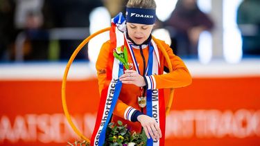 LEEUWARDEN - Michelle Velzeboer wint goud op de finale 1000 meter tijdens de slotdag van de Nederlandse kampioenschappen shorttrack in de Elfstedenhal. ANP IRIS VAN DEN BROEK