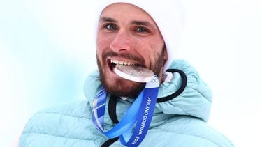 epa12757630 Silver medalist Nikita Filippov of Russia reacts during the victory ceremony for the Men's Sprint of the Ski Mountaineering competitions at the Milano Cortina 2026 Winter Olympic Games, in Stelvio, Italy, 19 February 2026.  EPA/ANNA SZILAGYI