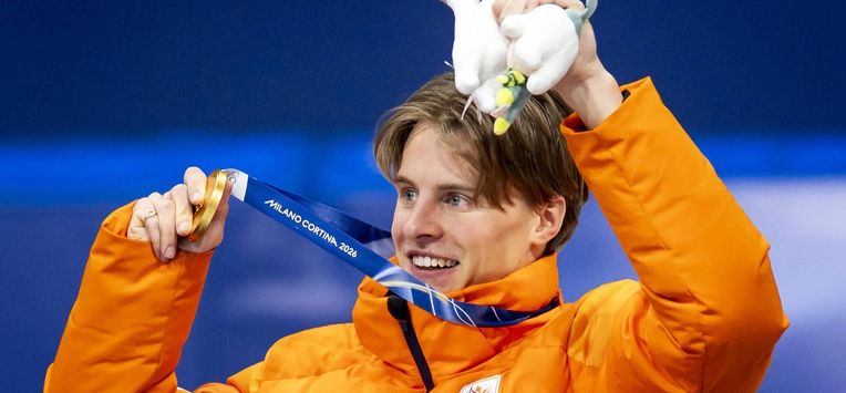 MILAAN - Jens van ’t Wout tijdens de medailleceremonie voor de 1000 meter bij het shorttrack schaatsen in de Milano Ice Skating Area op de Olympische Winterspelen van Milaan. SEM VAN DER WAL / ANP