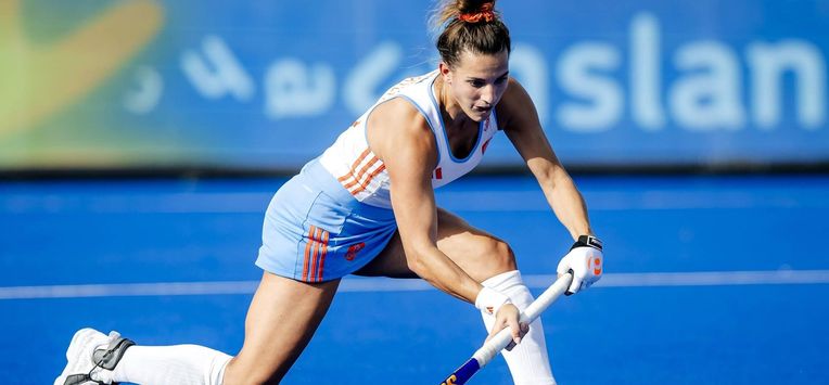 MONCHENGLADBACH - Frédérique Matla van Nederland maakt de 4-0 in actie tegen Frankrijk tijdens een poulefase wedstrijd op het EK Hockey in het HockeyPark stadion. ANP SEM VAN DER WAL