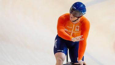 BALLERUP - Harrie Lavreysen in actie op de halve finale sprint op de vierde dag van het WK baanwielrennen in de Ballerup Super Arena. ANP IRIS VAN DEN BROEK