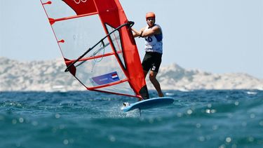 Netherlands' Luuc Van Opzeeland wins the semifinals of the men’s IQFoil windsurfing event during the Paris 2024 Olympic Games sailing competition at the Roucas-Blanc Marina in Marseille on August 3, 2024.  
Christophe SIMON / AFP