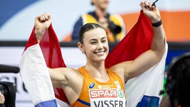 APELDOORN - Nadine Visser wint de 60 meter horden finale voor vrouwen op de tweede dag van het EK Indoor atletiek in Omnisport Apeldoorn. ANP ROBIN VAN LONKHUIJSEN
