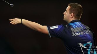 epa12587480 Niels Zonneveld of Netherlands competes during the round One match between Niels Zonneveld and Haupai Puha  at the World Darts Championships at Alexandra Palace in London London, Britain, 12 December 2025. The sporting event runs from 11 December 2025  to 3 January 2026.  EPA/NEIL HALL