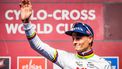 Winner Dutch rider Mathieu Van Der Poel waves to the public as he celebrates on the podium after the Men's Elite race at the UCI World Cup Cyclocross cycling event stage 9 (out of 14) in Antwerp, on December 23, 2023.
 
JASPER JACOBS / Belga / AFP