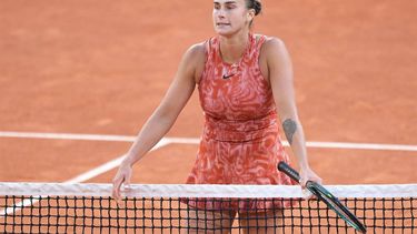Belarus' Aryna Sabalenka reacts after she lost the women's singles quarter final match against Russia's Mirra Andreeva on Court Philippe-Chatrier on day eleven of the French Open tennis tournament at the Roland Garros Complex in Paris on June 5, 2024. 
Bertrand GUAY / AFP