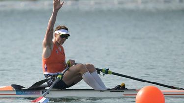 Netherlands' Simon van Dorp competes in the men's single sculls semifinal A/B rowing competition at Vaires-sur-Marne Nautical Centre in Vaires-sur-Marne during the Paris 2024 Olympic Games on August 1, 2024. 
Bertrand GUAY / AFP