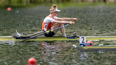 epa11371284 Karolien Florijn of the Netherlands competes in the Women's Single Sculls Final A on the third day of the 2024 World Rowing Cup at Rotsee in Lucerne, Switzerland, 26 May 2024.  EPA/PHILIPP SCHMIDLI