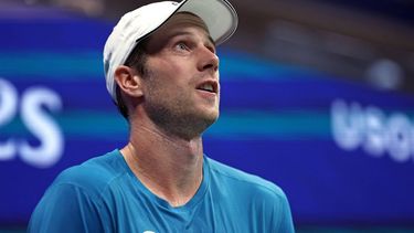 Netherlands' Botic van De Zandschulp looks on after a point against Spain's Carlos Alcaraz during their men's singles second round tennis match on day four of the US Open tennis tournament at the USTA Billie Jean King National Tennis Center in New York City, on August 29, 2024. 
CHARLY TRIBALLEAU / AFP