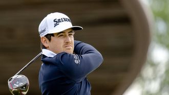 CROMVOIRT - Darius van Driel in actie op de eerste dag van de Dutch Open. De 102e editie van het internationale golftoernooi wordt gespeeld op de golfbaan Bernardus Golf. ANP SANDER KONING