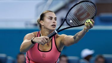 epa12849969 Aryna Sabalenka of Belarus prepares to serve against Hailey Baptiste of USA during their Women's Quarterfinal match at the 2026 Miami Open tennis tournament in Miami, Florida, USA, 25 March 2026.  EPA/CRISTOBAL HERRERA-ULASHKEVICH
