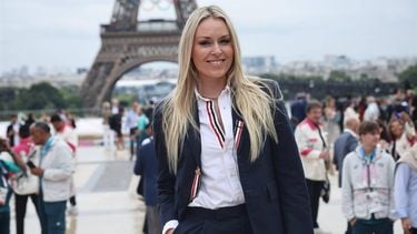 epa11497422 Lindsey Vonn poses for a photo on the red carpet upon arrival for the Opening Ceremony of the Paris 2024 Olympic Games, in Paris, France, 26 July 2024.  EPA/CHRISTOPHE PETIT TESSON / POOL