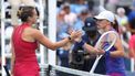 epa11554379 Aryna Sabalenka (L) of Belarus celebrates winning against Iga Swiatek of Poland during their semi final match at the Cincinnati Open tennis tournament at the Lindner Family Tennis Center in Mason, Ohio, USA, 18 August 2024.  EPA/MARK LYONS