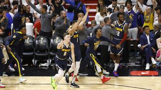 2023-06-09 23:05:41 epa10682738 Denver Nuggets players react after a Miami Heat time-out during the second half of game four of the NBA Finals between the Denver Nuggets and Miami Heat at Kaseya Center in Miami, Florida, USA, 09 June 2023.  EPA/RHONA WISE SHUTTERSTOCK OUT