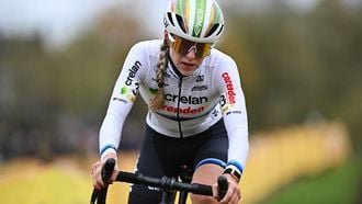 Dutch rider Inge van der Heijden competes during the women's elite at the 'Jaarmarktcross' cyclocross cycling event part of the Superprestige competition, in Niel on November 11, 2025. 
DAVID PINTENS / Belga / AFP