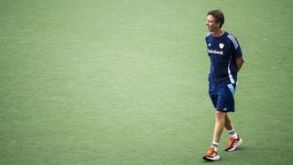 AMSTELVEEN - Bondscoach van de Nederlandse hockeysters Raoul Ehren tijdens een training in het Wagener Stadion in aanloop naar het EK Hockey 2025 in het Duitse Mönchengladbach. ANP FREEK VAN DEN BERGH