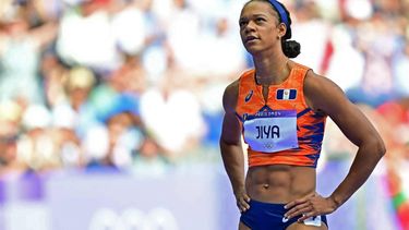 Netherlands' Tasa Jiya reacts after competing in the women's 200m heat of the athletics event at the Paris 2024 Olympic Games at Stade de France in Saint-Denis, north of Paris, on August 4, 2024. 
Martin  BERNETTI / AFP