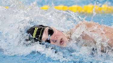 epa11160282 Milou Van Wijk of Netherlands competes during the Mixed 4X100m Freestyle heats at the FINA World Aquatics Championships Doha 2024 in Doha, Qatar, 17 February 2024.  EPA/MOHAMED MESSARA 41279