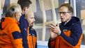 HEERENVEEN - Bondscoach Rintje Ritsma (r) tijdens de Mass Start dames in ijsstadion Thialf. Het langebaanseizoen start met dit driedaagse kwalificatietoernooi voor de wereldbeker. ANP VINCENT JANNINK