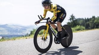 epa10698100 Amber Kraak from the Netherlands of Team Jumbo-Visma during the second stage, a 25,7km time trial from St. Gallen to Abtwil, at the 3rd Tour de Suisse UCI WorldTour cycling women's race, Switzerland, 18 June 2023.  EPA/GIAN EHRENZELLER