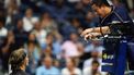 2023-09-05 00:13:04 epa10841060 Alexander Zverev of Germany approaches the Chair Umpire after a spectator heckled him during his fourth round match against Jannik Sinner of Italy at the US Open Tennis Championships at the USTA National Tennis Center in Flushing Meadows, New York, USA, 04 September 2023. The US Open runs from 28 August through 10 September.  EPA/WILL OLIVER