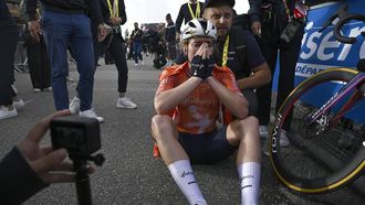 Team SD Worx - Protime's Dutch rider Demi Vollering reacts after crossing the finish line and wining the 8th and last stage of the third edition of the Women's Tour de France cycling race, a 149.9 km between Le Grand Bornand and the Alpe d'Huez, in south-eastern France, on August 18, 2024. 
JULIEN DE ROSA / AFP
