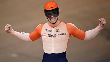 2023-08-04 22:01:02 Netherlands' Harrie Lavreysen celebrates winning gold in the men's Elite Team Sprint Final at the Sir Chris Hoy velodrome during the Cycling World Championships in Glasgow, Scotland on August 4, 2023. 
Oli SCARFF / AFP