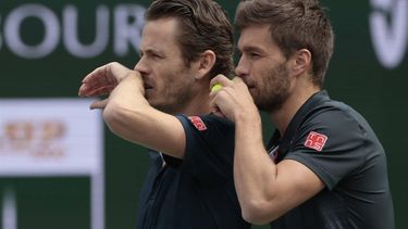 epa11223272 Nikola Mektic of Croatia (R) and Wesley Koolhof of the Netherlands (L) discuss strategy against Marcel Granollers of Spain and Horacio Zeballos of Argentina during the Doubles Finals at the BNP Paribas Open in Indian Wells, California, USA, 15 March 2024.  EPA/JOHN G. MABANGLO